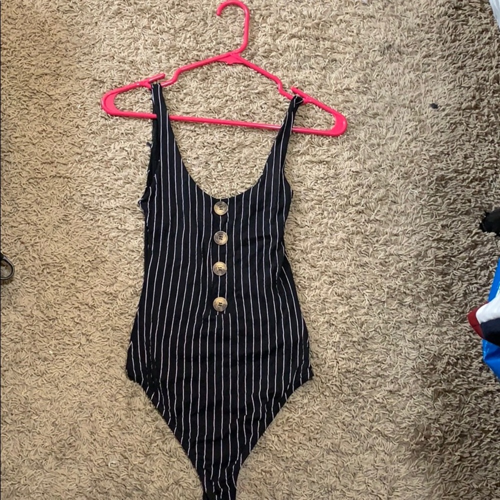 PRETTYLITTLETHING bodysuit